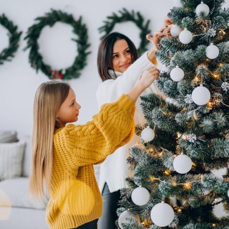 Наряжаем елку