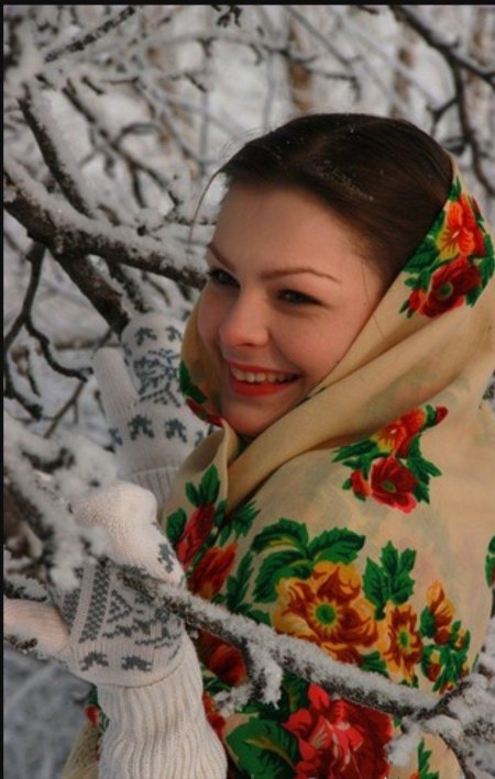 Русская красавица в платке