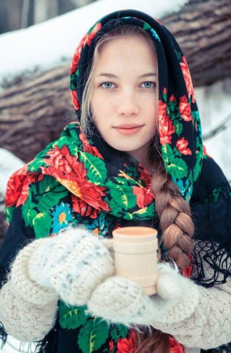 Русские красавицы в платках