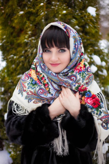 Платок в русском стиле