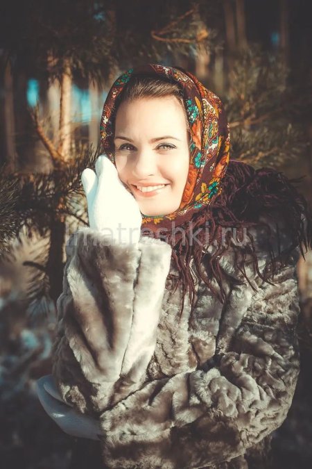 Фотосессия в шубе и платке