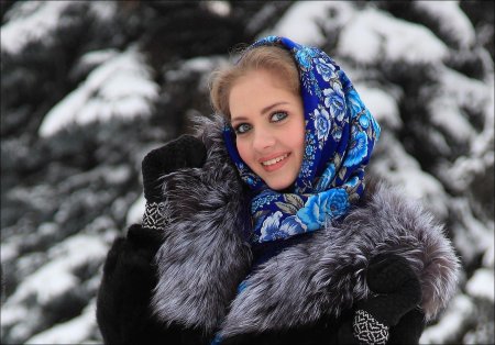 Сибирская красавица платок павлопосадский