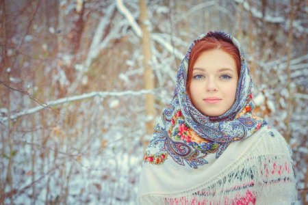Девушка с шалью