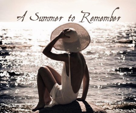 Девушка в шляпе на море