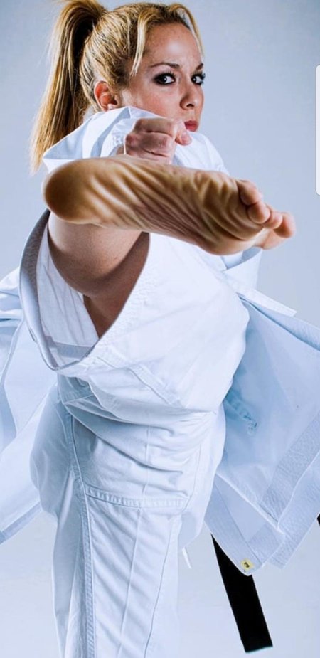 Карате девушка