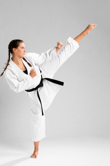 Кэти лонг каратистка