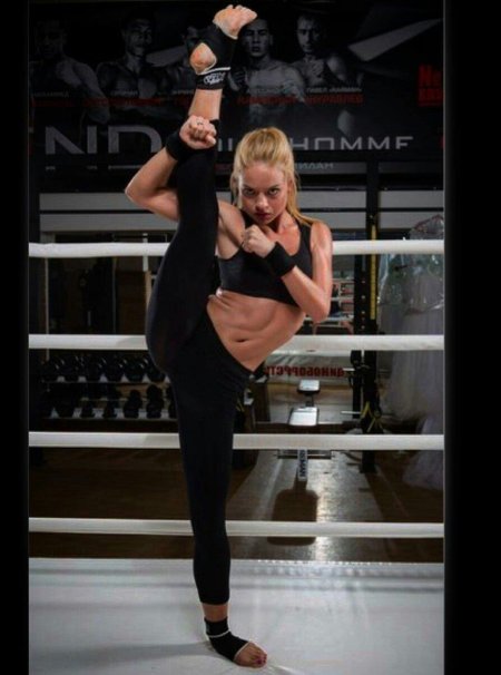 Девушки занимающиеся единоборствами