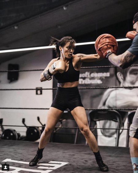 Бокс девушек