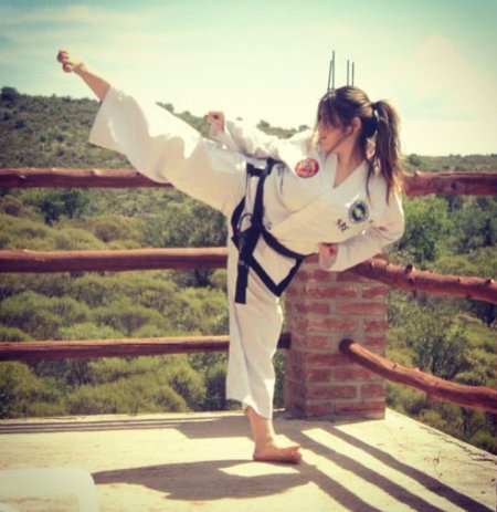 Девушка карате