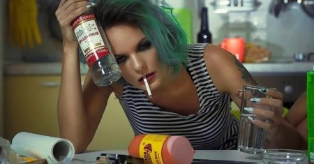 Пьяна девушка