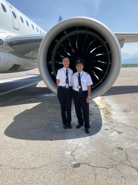 Женщина пилот гражданской авиации