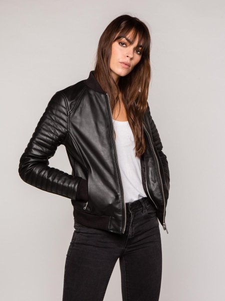 Кожаная куртка кожанка женская