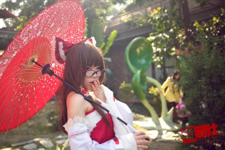 Косплей рейму хакурей