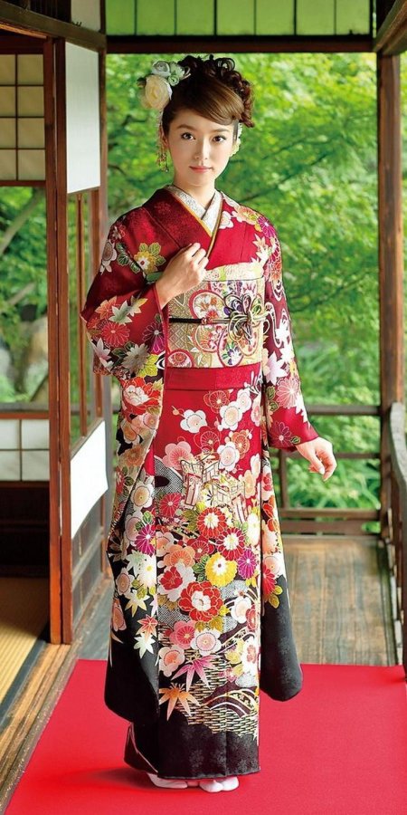 Кимоно женское японское традиционное