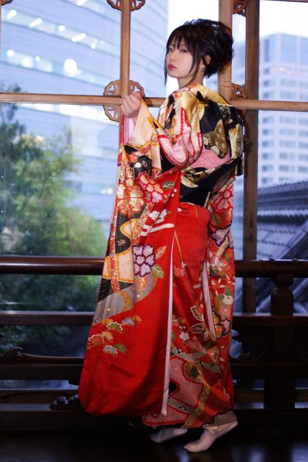 Женщины в кимоно