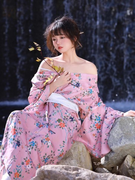 Женское кимоно