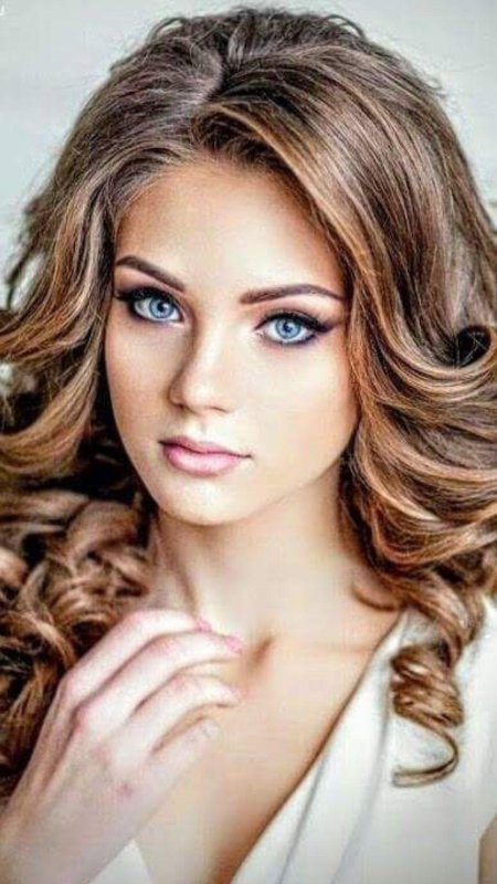 Макияж вечерний для голубых глаз и русых волос