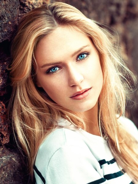 Блондинка девушка красивая