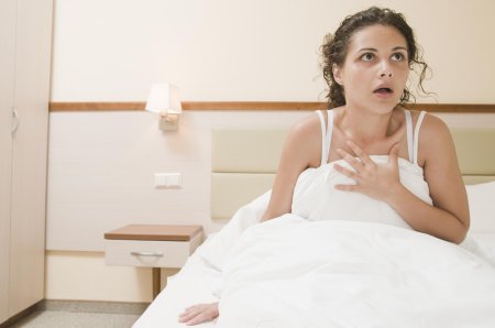 Женщина в постели