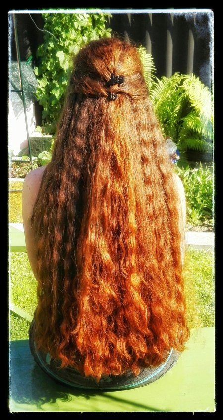 Рыжие длинные волосы