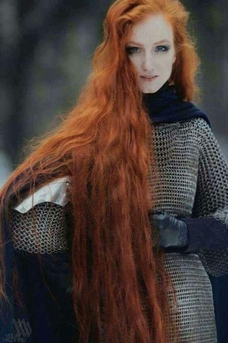 Длинные рыжие волосы