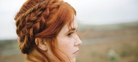 Девичья прическа