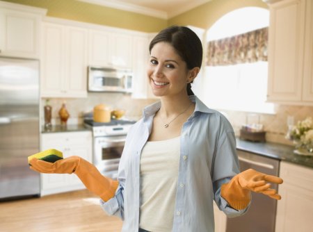 Женщина хозяйка в доме