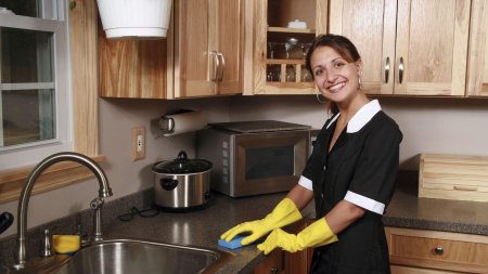 Женщина домохозяйка