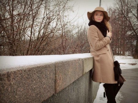 Шляпа с пальто