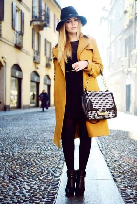 Желтое пальто