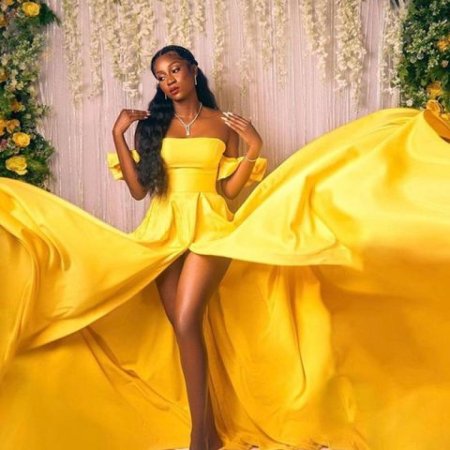 Желтое вечернее платье