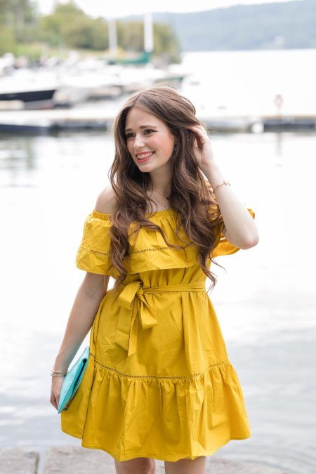 Желтое платье для девочки