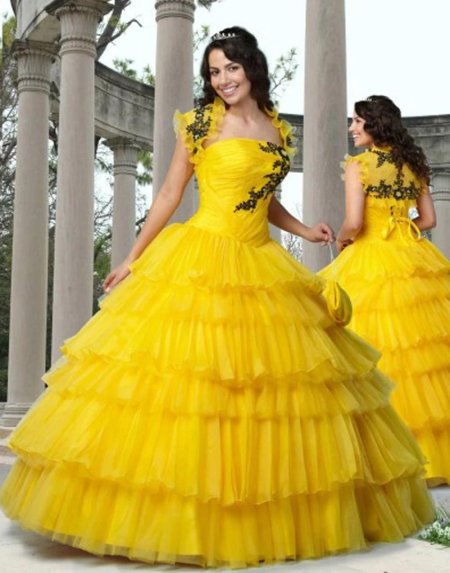 Платье желтое