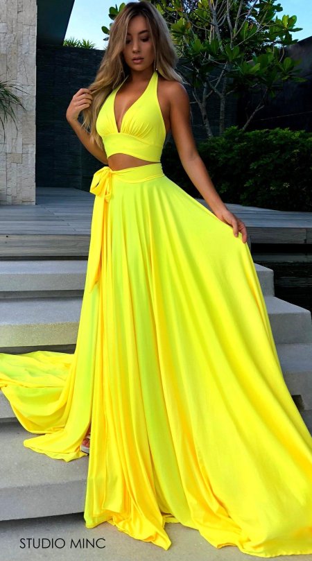 Платье желтое