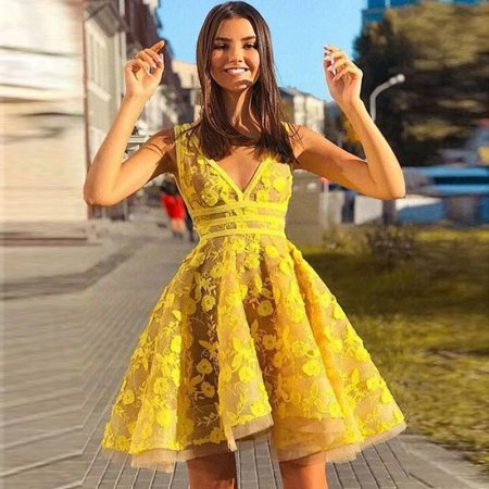 Желтое платье