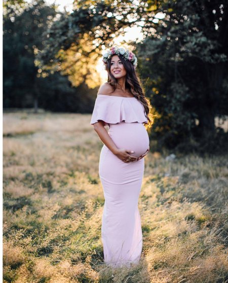 Беременная девушка