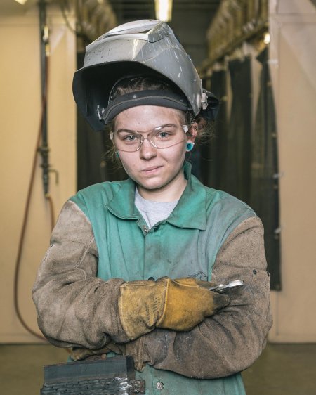 Харли шнайдер сварщица