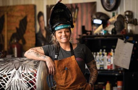 Харли шнайдер сварщица