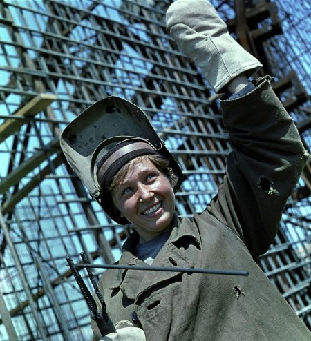 Девушка сварщица ссср