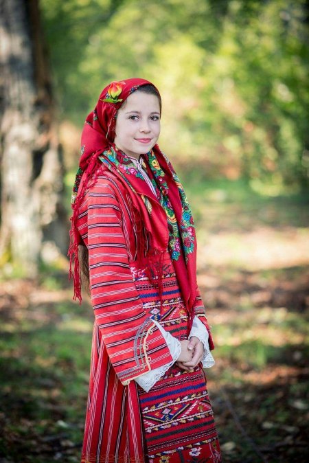 Женский народный костюм