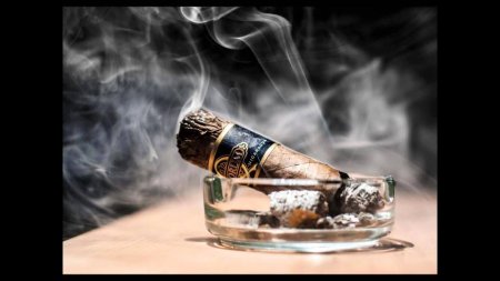 Дымящаяся сигара