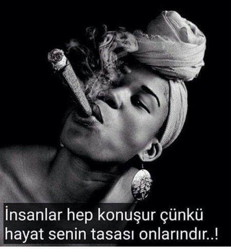 Девушка с сигарой