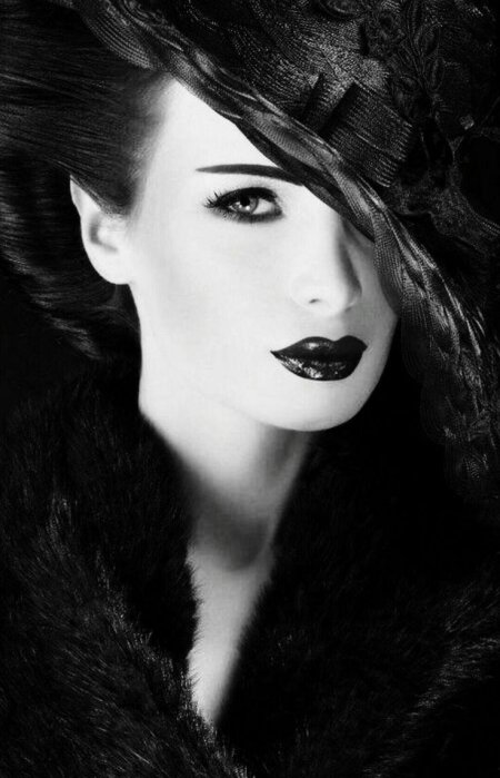 Гордая женщина