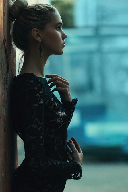 Гордая девушка