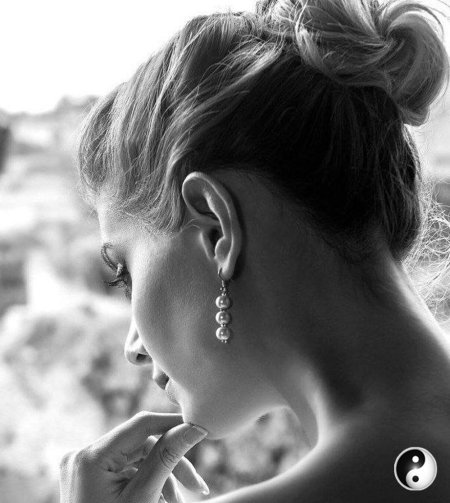 Девушка задумчивая