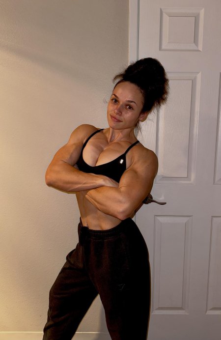 Девушка бодибилдер