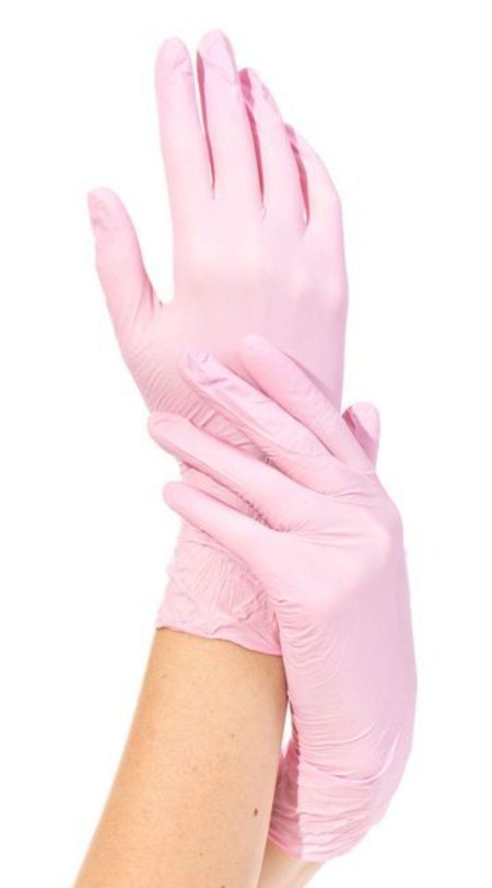 Женщины в резиновых перчатках