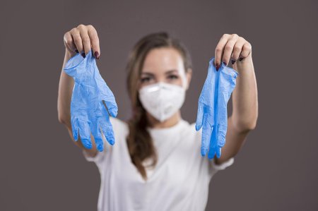 Медицинская перчатка