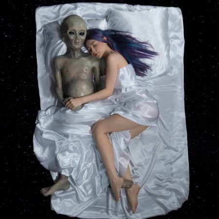 Девушка инопланетянин