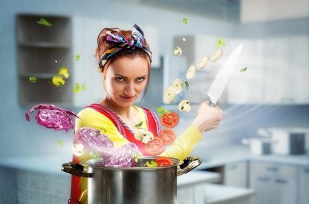 Женщина на кухне